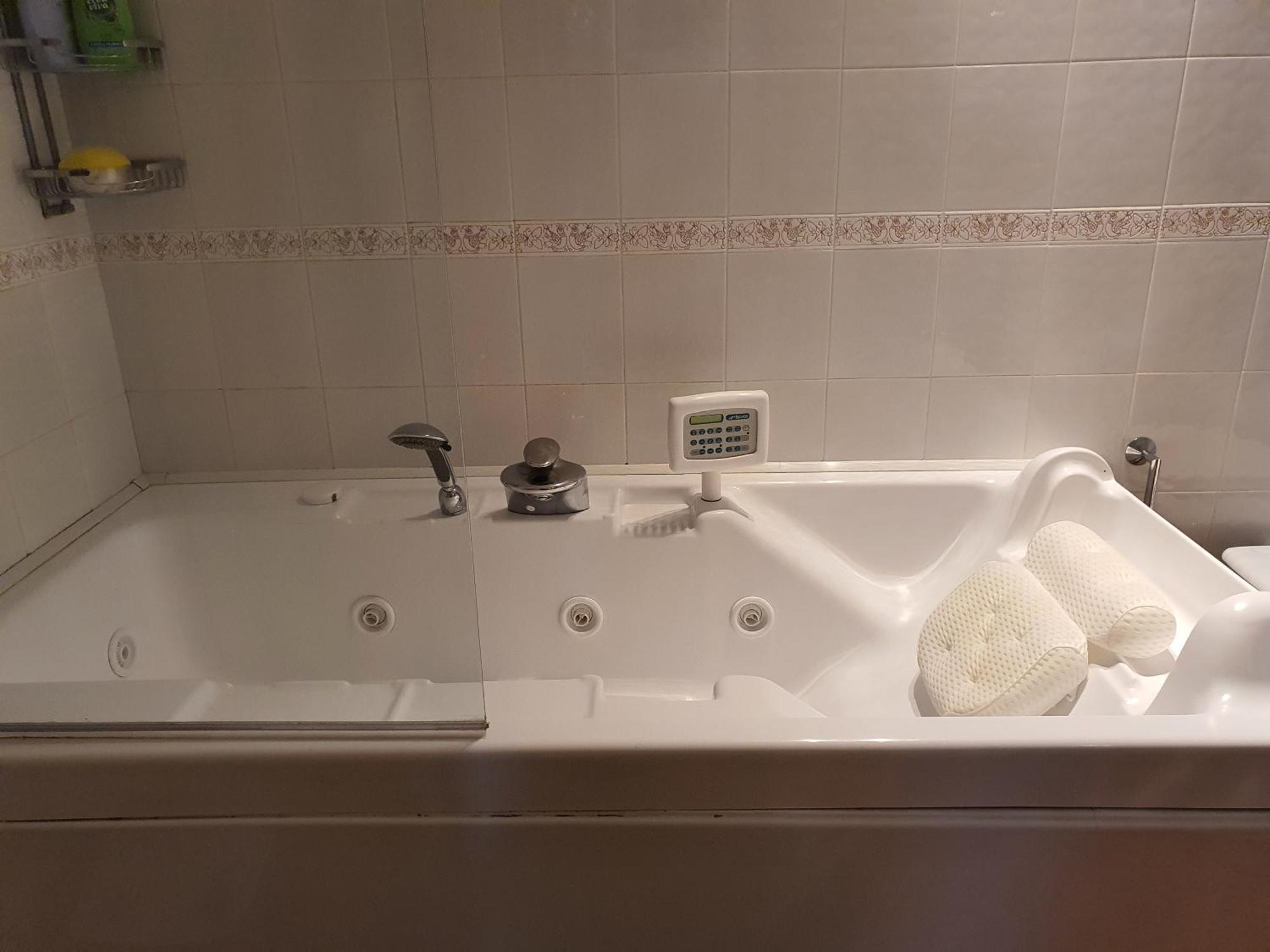 House Of Colors Apartment Bari Bilik gambar