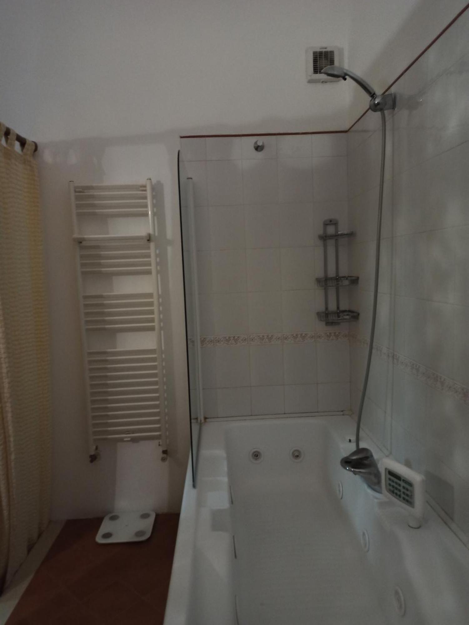 House Of Colors Apartment Bari Bilik gambar